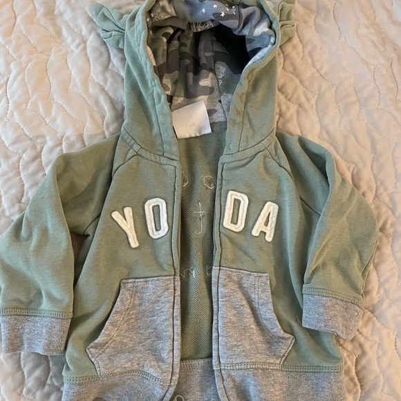 Gap baby yoda baby hoodie - Picture 1 of 5